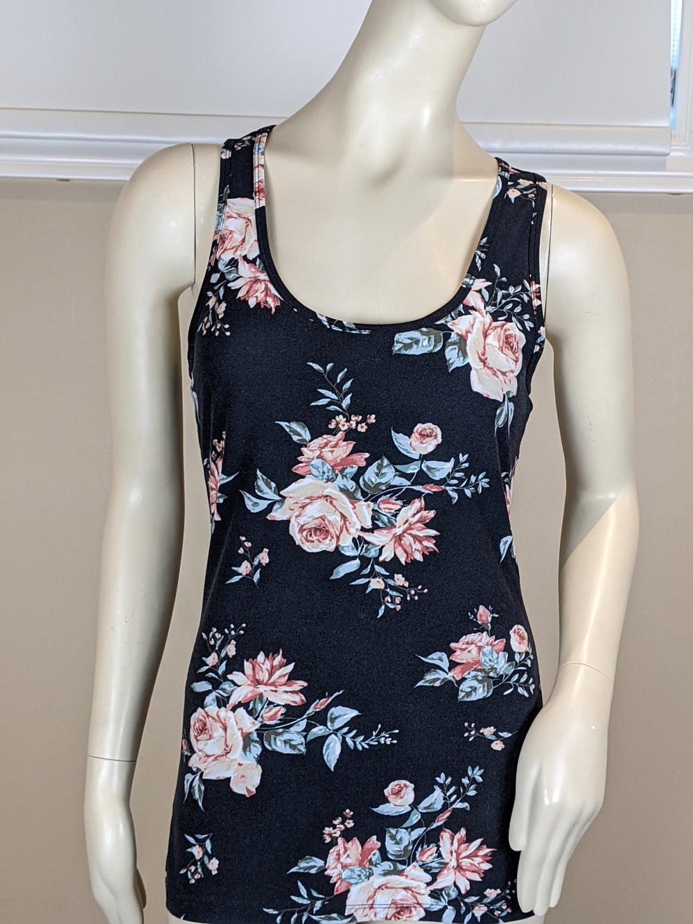 Ardene Black Floral Scoop Tank Top with Roses